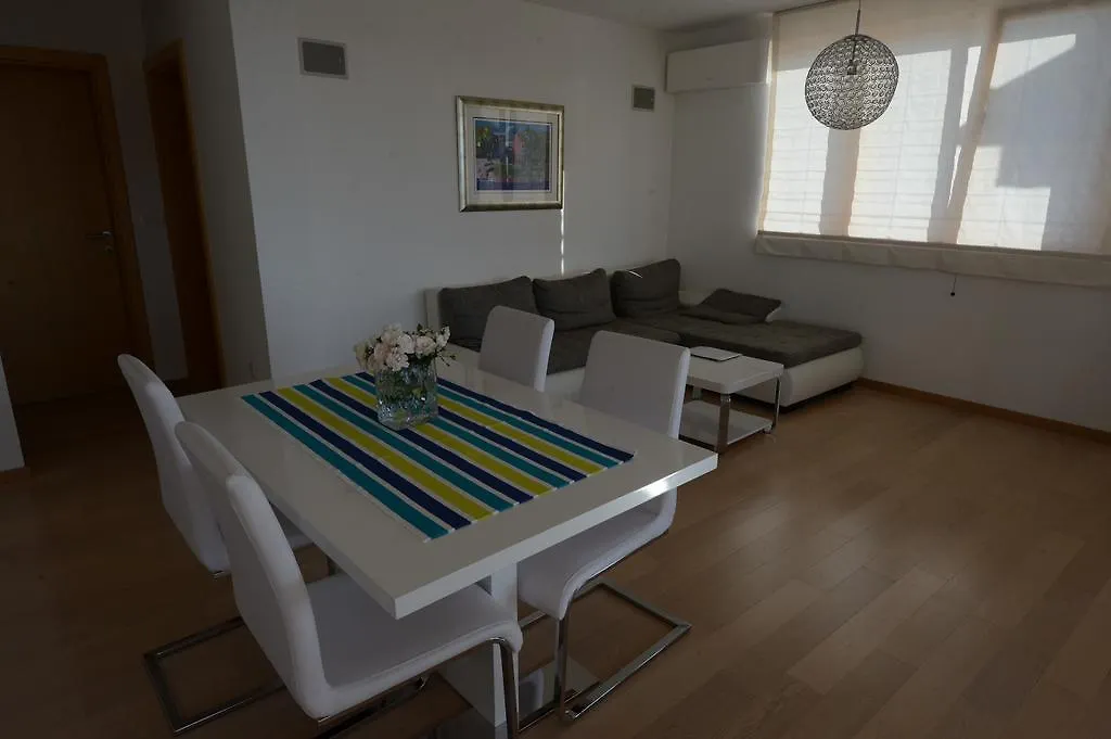 Apartment Mara Petrcane Croatia