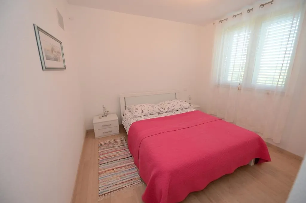Apartment Mara Petrcane